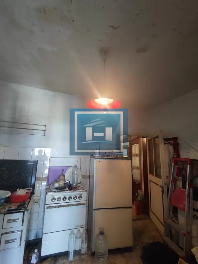 Porodična seoska kuća sa većom parcelom  na 2 km od grada 33