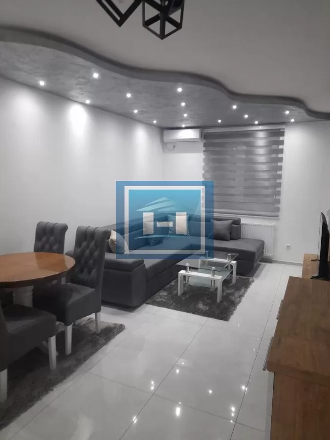 Prelep moderno opremljen jednosoban stan 45 m² – potpuno namešten, odmah useljiv 1
