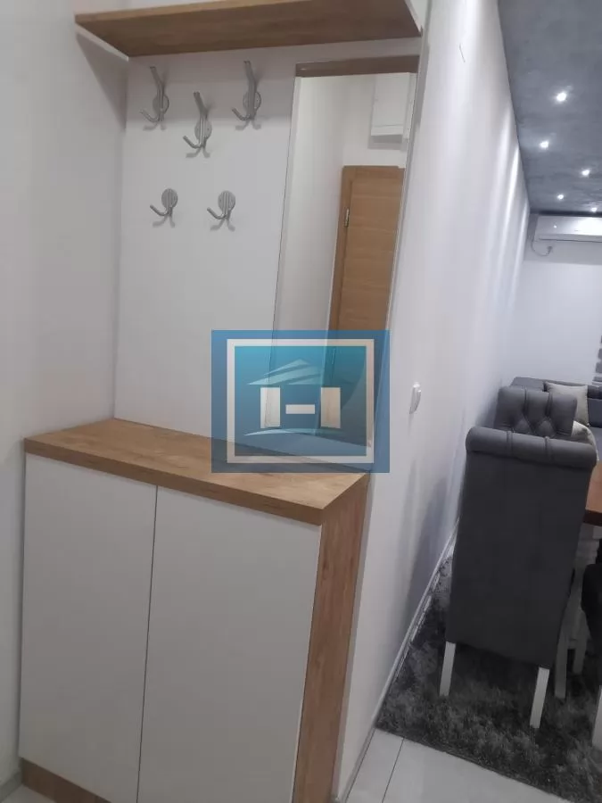 Prelep moderno opremljen jednosoban stan 45 m² – potpuno namešten, odmah useljiv 11
