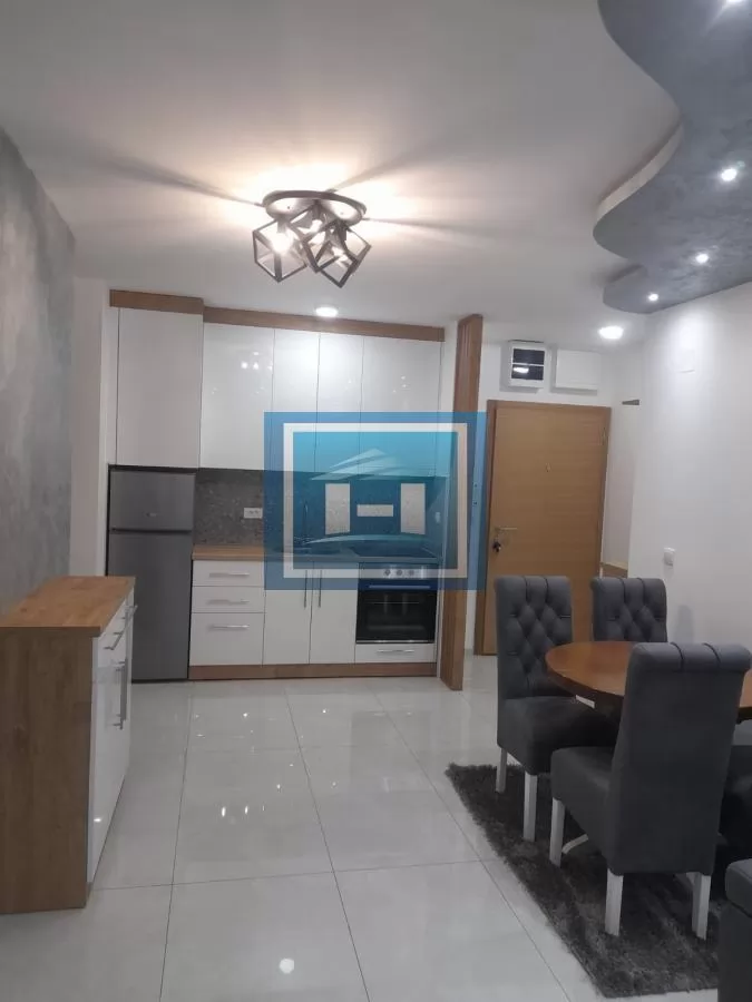 Prelep moderno opremljen jednosoban stan 45 m² – potpuno namešten, odmah useljiv 2