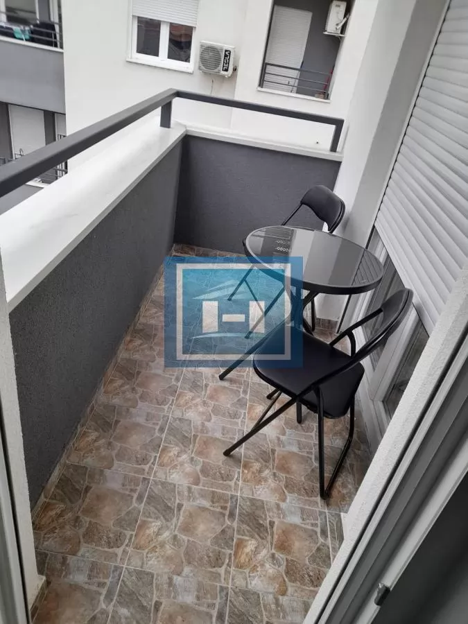 Prelep moderno opremljen jednosoban stan 45 m² – potpuno namešten, odmah useljiv 9