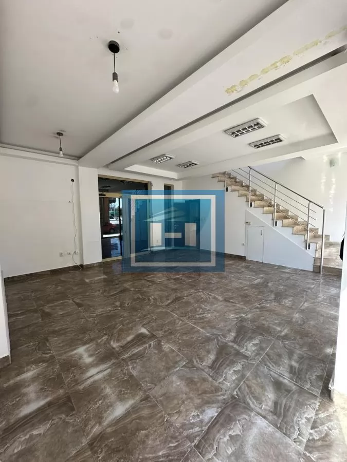 Prodaja poslovnog prostora u centru 10