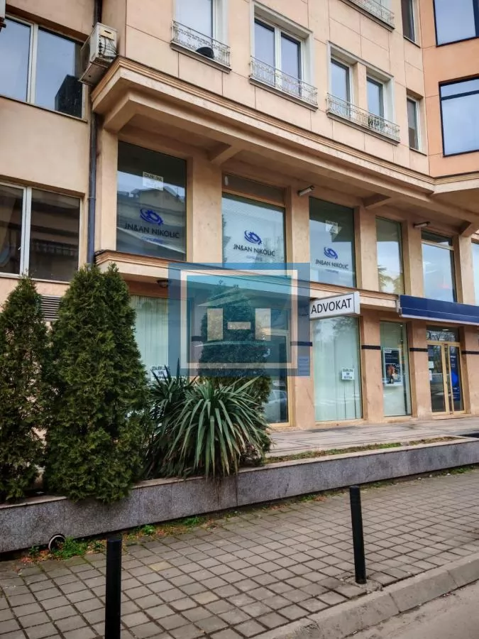 Prodaja poslovnog prostora u centru 4