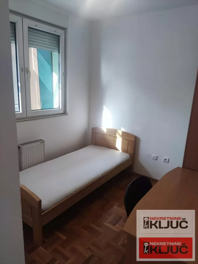 SOCIJALNO IZDAJE SE DVOIPOSOBAN NAMEŠTEN STAN 4