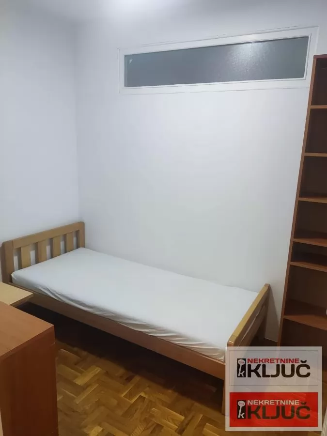 SOCIJALNO IZDAJE SE DVOIPOSOBAN NAMEŠTEN STAN 5