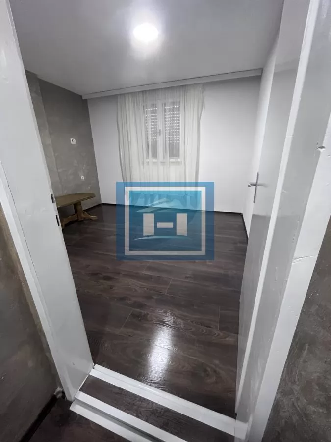 Sredjena vikendica na prodaju 10