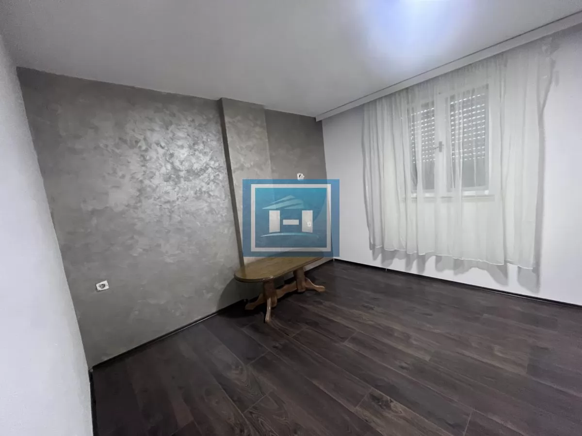 Sredjena vikendica na prodaju 11