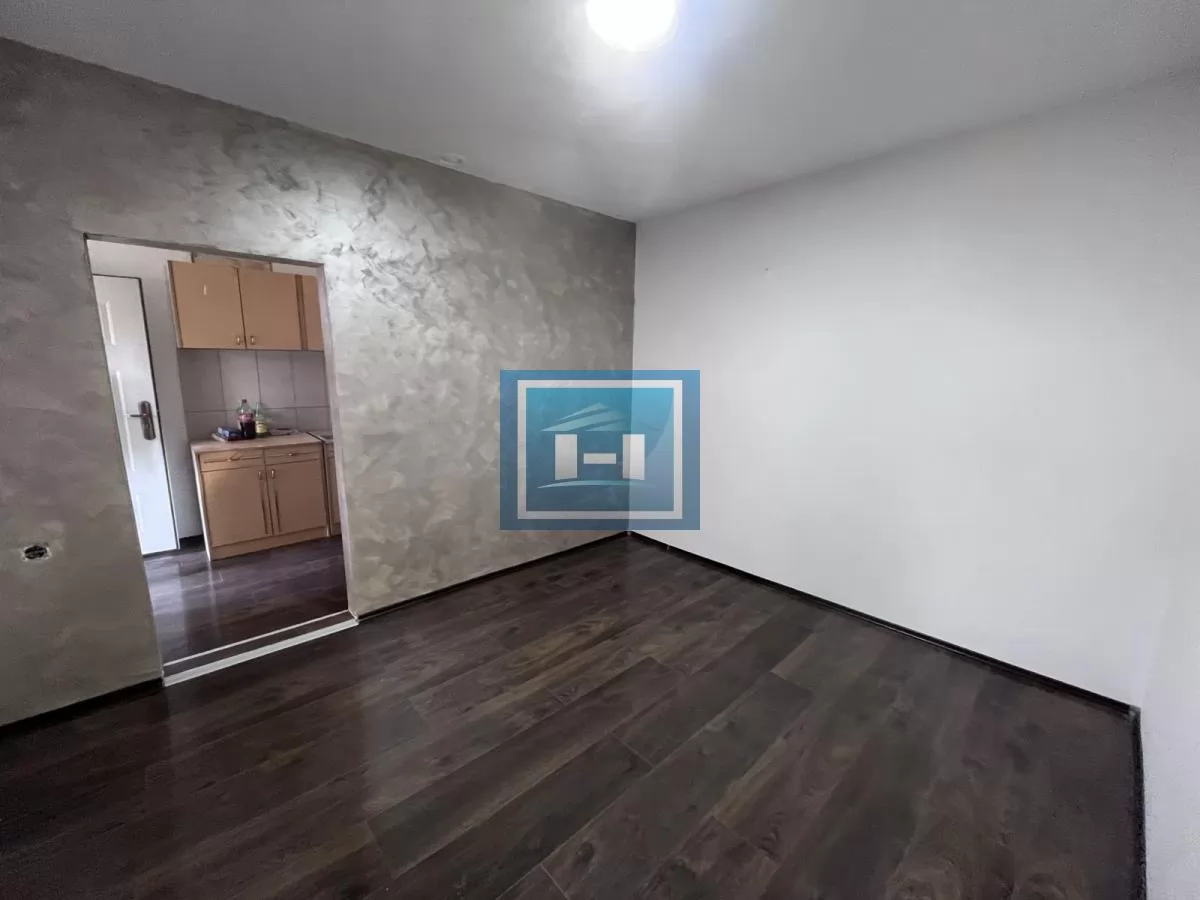 Sredjena vikendica na prodaju 3