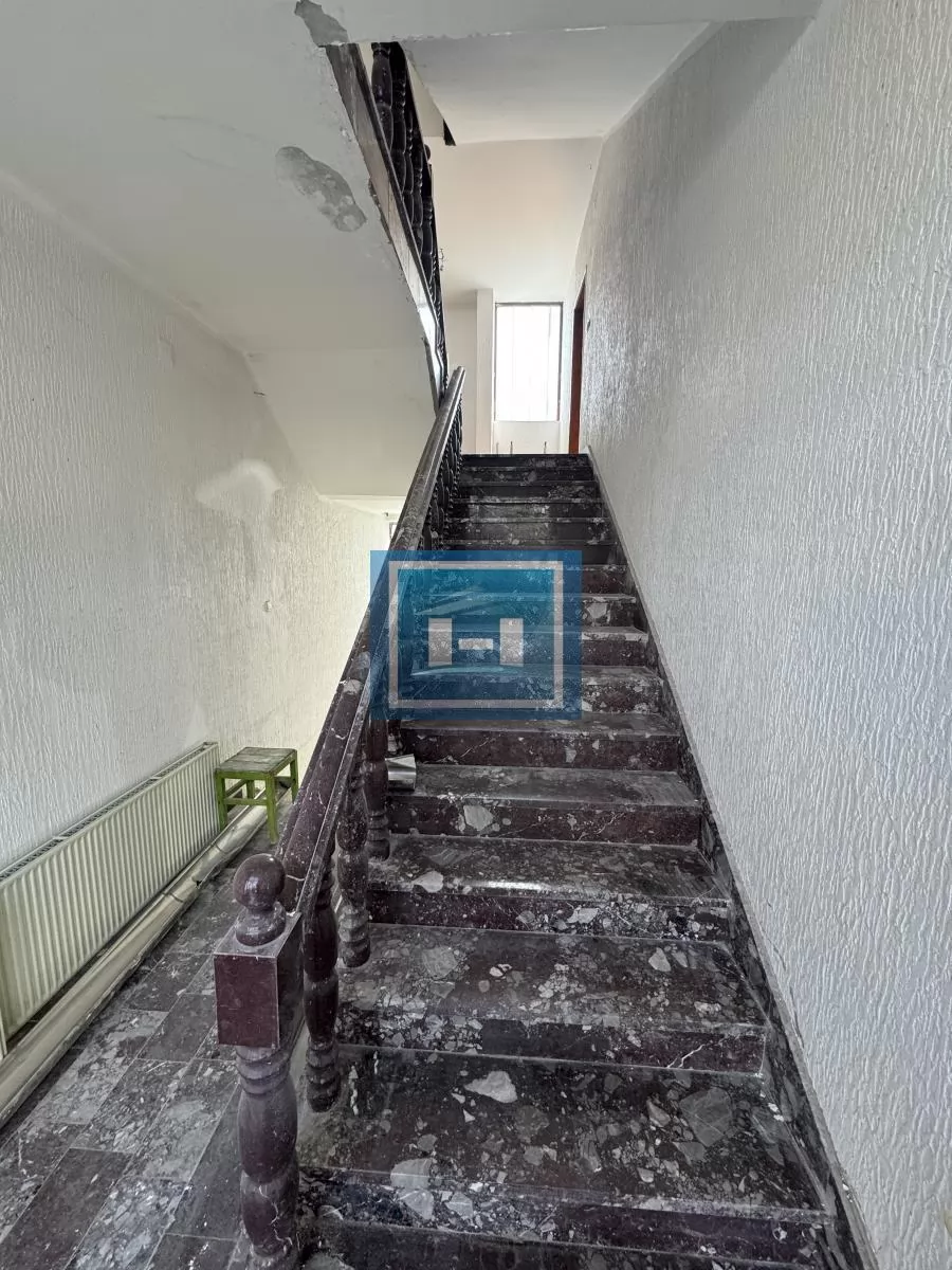 Stambeno poslovni objekat od 885m2 sa 4 lokala 17