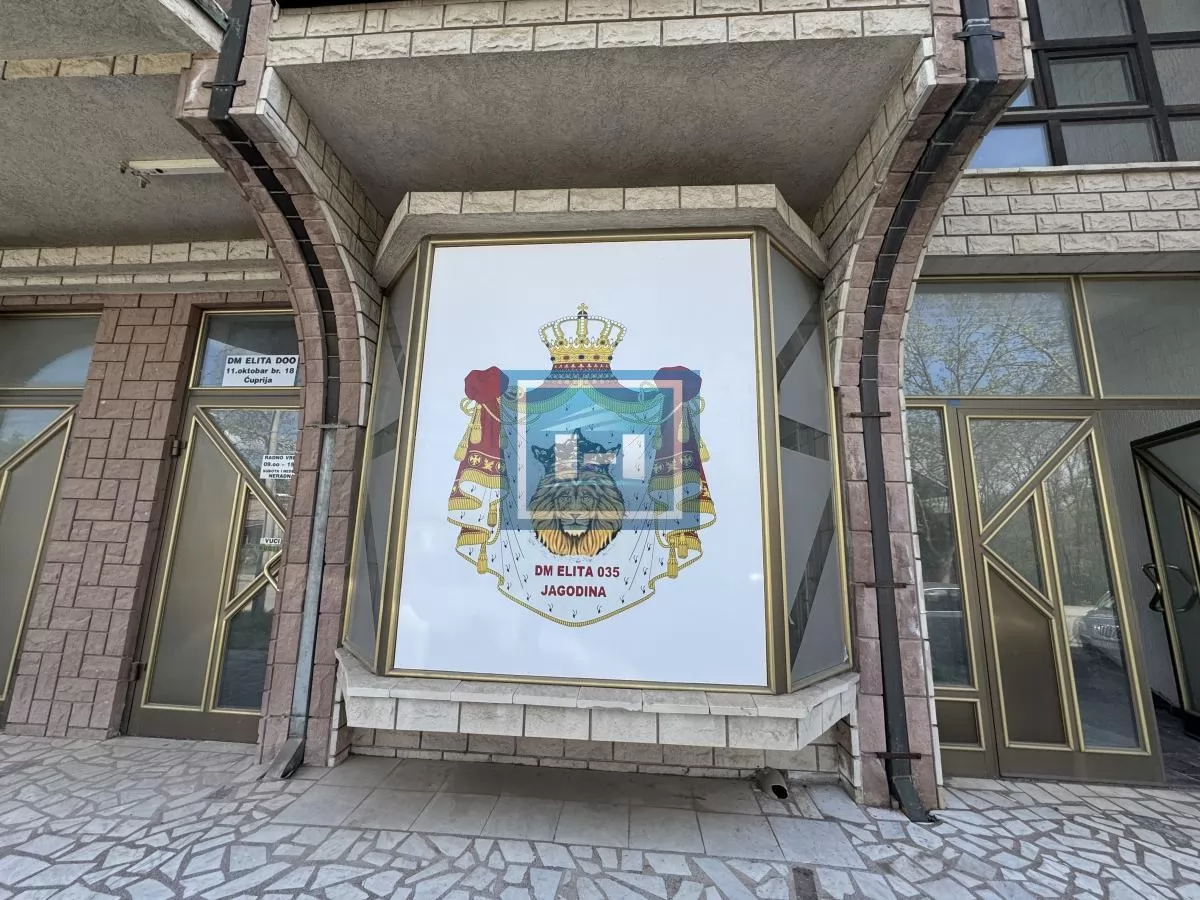 Stambeno poslovni objekat od 885m2 sa 4 lokala 4
