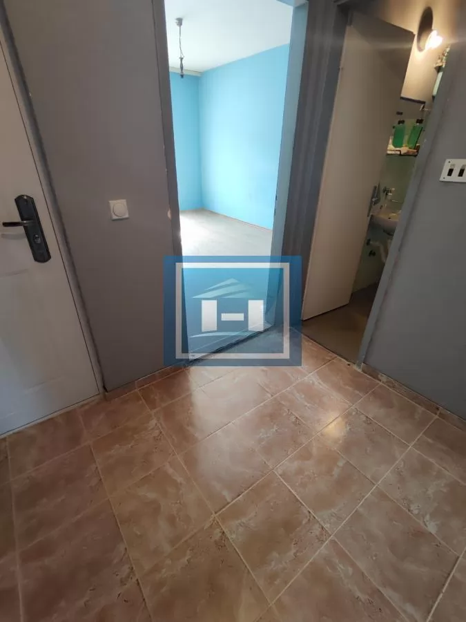 Stan od 45m2 sa garažom i ostavom od 35m2 na Strelištu 10