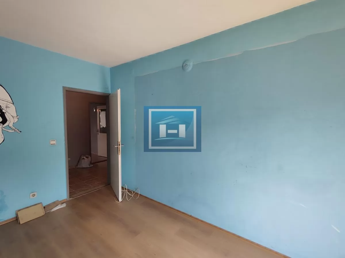 Stan od 45m2 sa garažom i ostavom od 35m2 na Strelištu 14