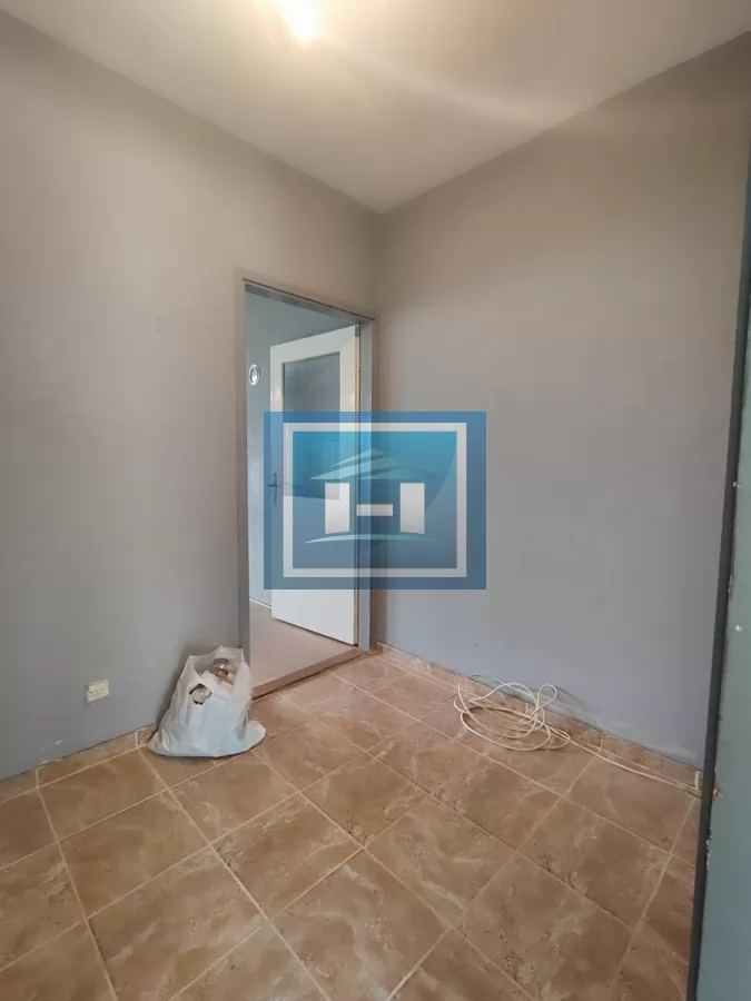 Stan od 45m2 sa garažom i ostavom od 35m2 na Strelištu 16