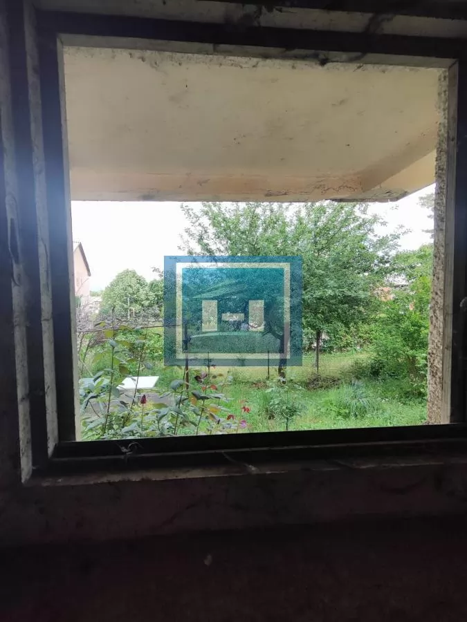 Stan od 45m2 sa garažom i ostavom od 35m2 na Strelištu 22