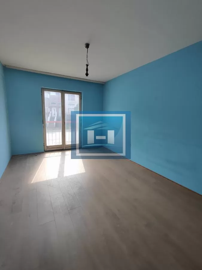 Stan od 45m2 sa garažom i ostavom od 35m2 na Strelištu 9