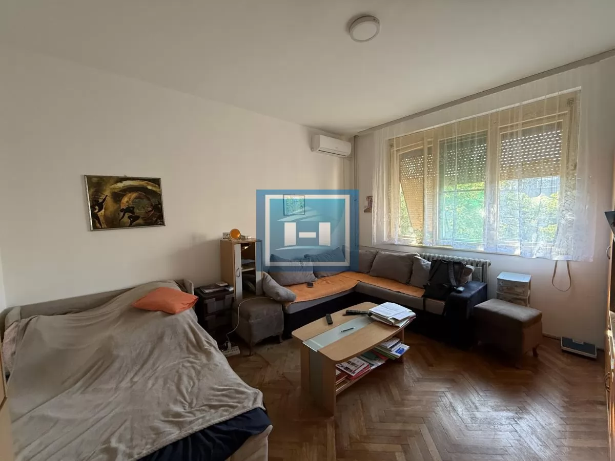 Stan u samom srcu grada – lokacija koja se retko pojavljuje na tržištu! 12