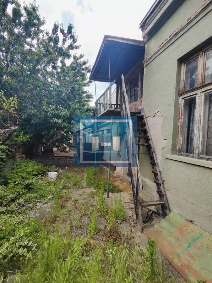 Kuća u centru grada retko u ponudi 79m2 sa pomoćnim objektim od 19 m2 16