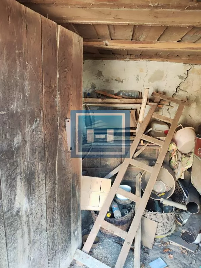 Staro autentično Srpsko ognjište sa 4 hektara zemlje u blizini manastira Kalenić Rekovac 30