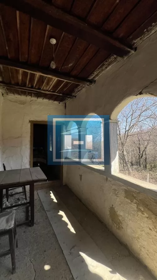 Staro autentično Srpsko ognjište sa 4 hektara zemlje u blizini manastira Kalenić Rekovac 39