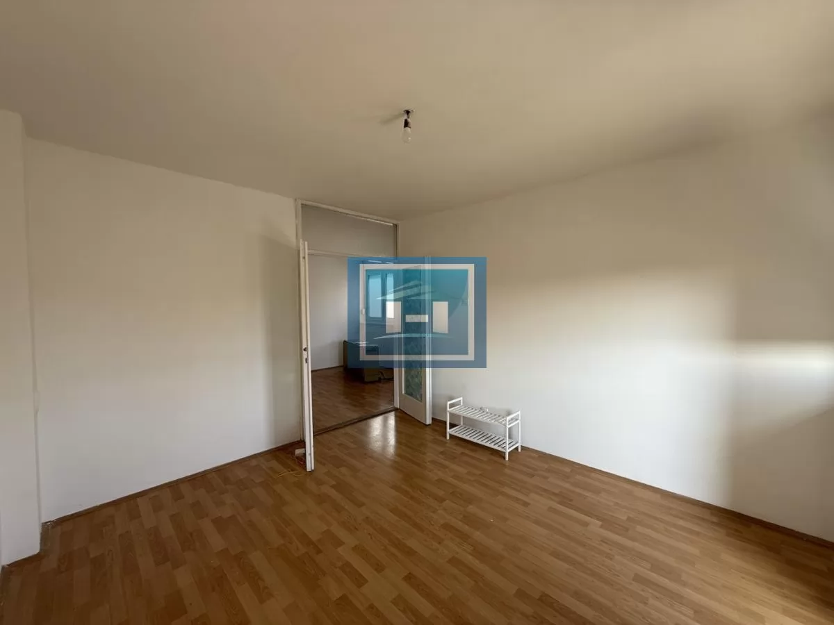 SUPER PONUDA – Dvosoban renoviran stan sa tri terase, Tabane – 170€ 9