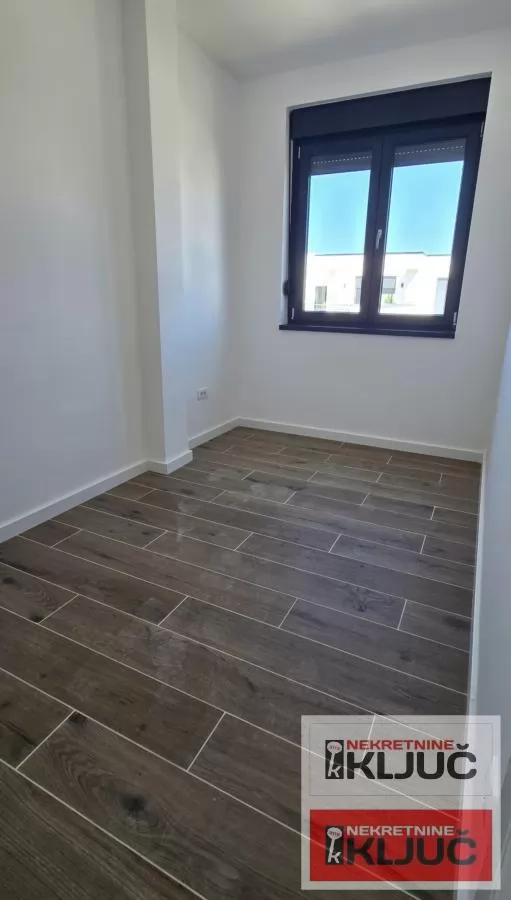 TELEP IZDAJE SE DVOIPOSOBAN DELIMIČNO OPREMLJEN STAN 7