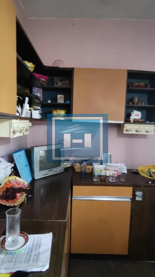 Trosoban stan na prvom spratu u Moravskom stilu u centru Jagodine 15
