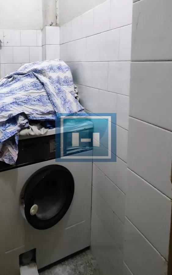 Trosoban stan na prvom spratu u Moravskom stilu u centru Jagodine 22