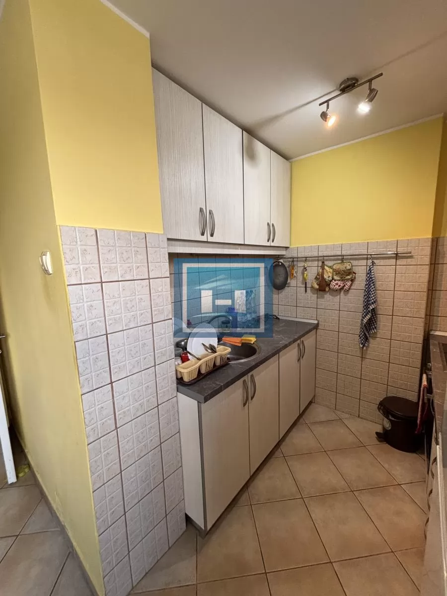 Trosoban stan u centru Jagodine - može kupovina preko kredita !!! 2