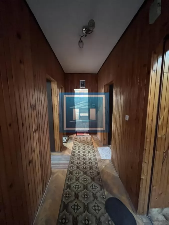 Velika kuća 200m² na mirnoj lokaciji – idealna za veću porodicu 3