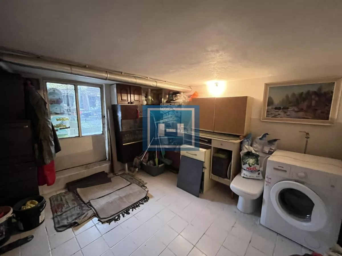 Velika kuća 200m² na mirnoj lokaciji – idealna za veću porodicu 7