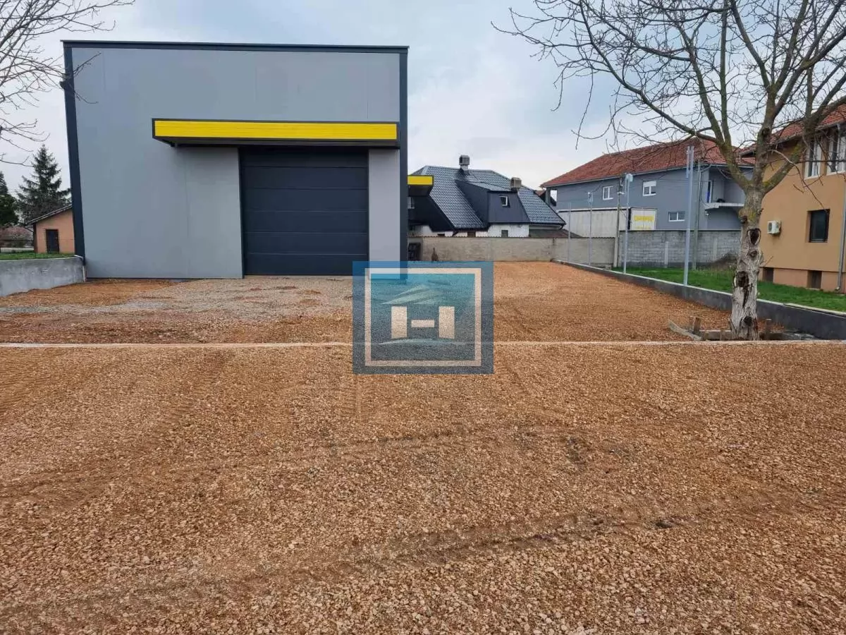 Višenamenski poslovni prostor za izdavanje 12