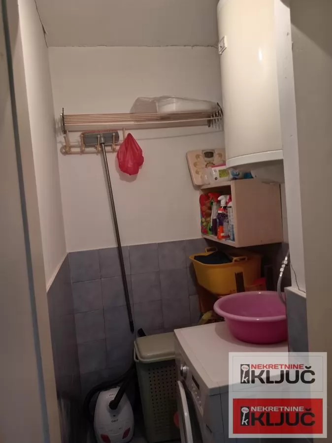 LEDINCI, VIkend kuća 101m2+Pomoćni objekat na placu od 896m2 ,prelep pogled ka Dunavu 12