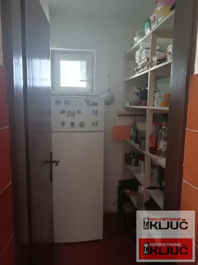 LEDINCI, VIkend kuća 101m2+Pomoćni objekat na placu od 896m2 ,prelep pogled ka Dunavu 13