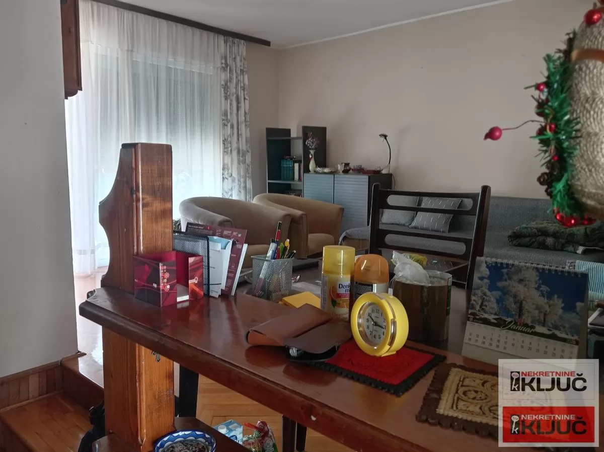 LEDINCI, VIkend kuća 101m2+Pomoćni objekat na placu od 896m2 ,prelep pogled ka Dunavu 8