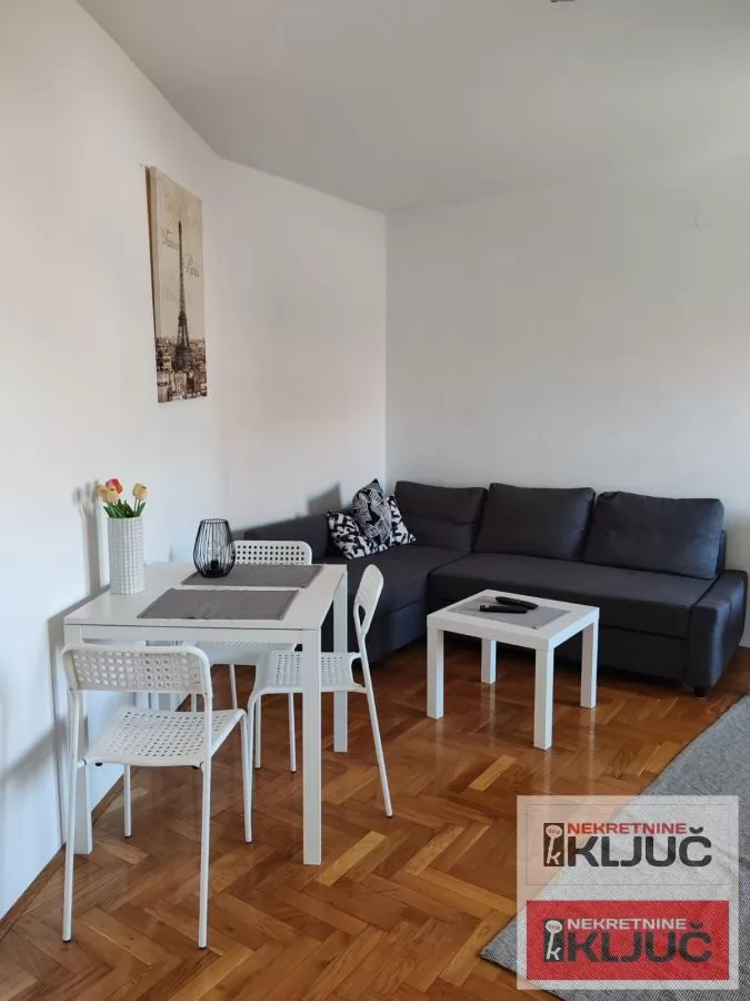 SOMBORSKI BULEVAR, 36 m2, Jednoiposoban, Namešten 2