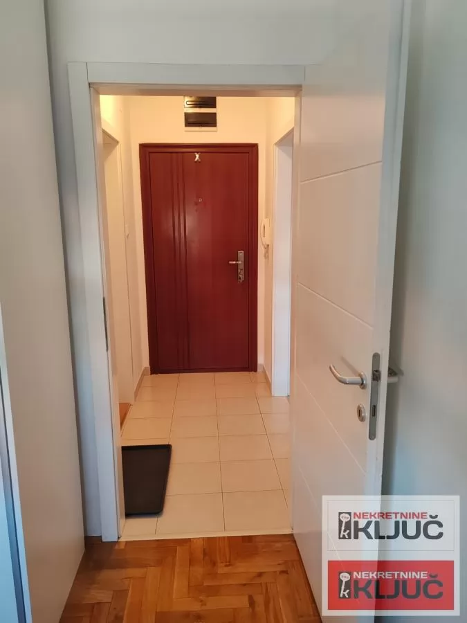 SOMBORSKI BULEVAR, 36 m2, Jednoiposoban, Namešten 8