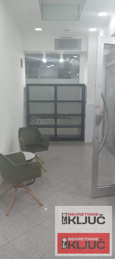 CENTAR,18 m2,poslovni apratman 1