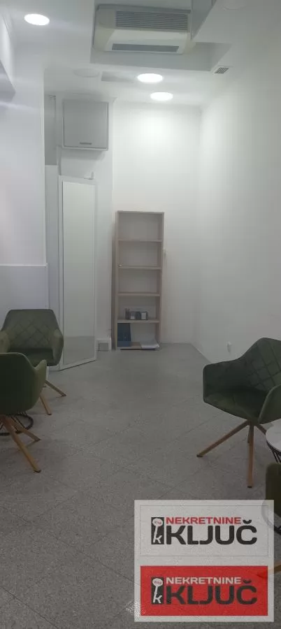 CENTAR,18 m2,poslovni apratman 2