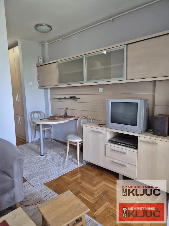 Dobar jednosoban stan na Novom naselju 1