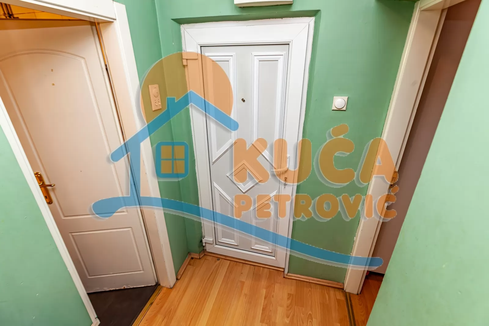 Dvosoban stan, 51 m2, Crveni Pevac, Cara Dušana ID: p-016580 11