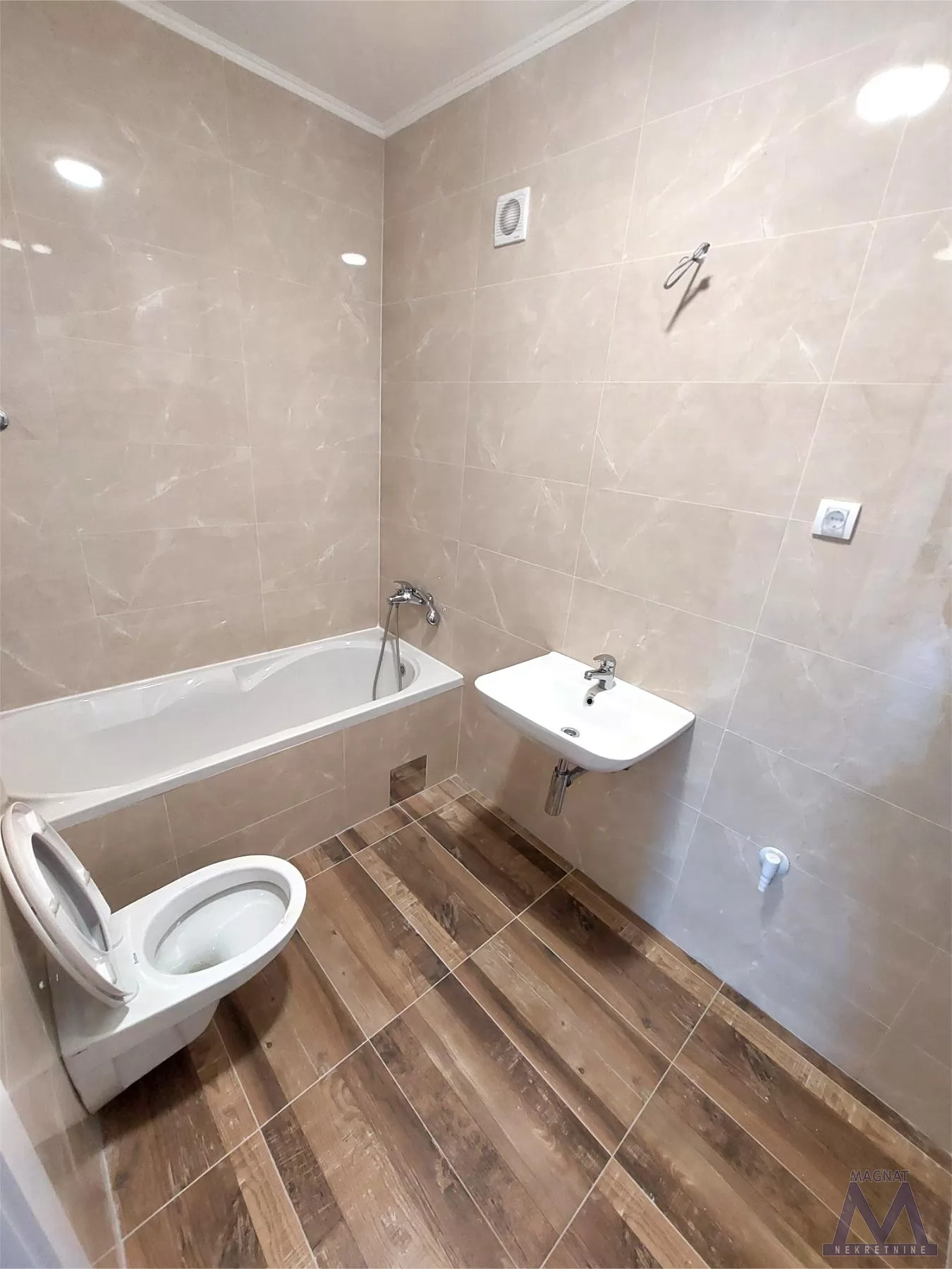 Stan,NOVI SAD,TELEP,kv: 30, € 300, ID: 9101955 5