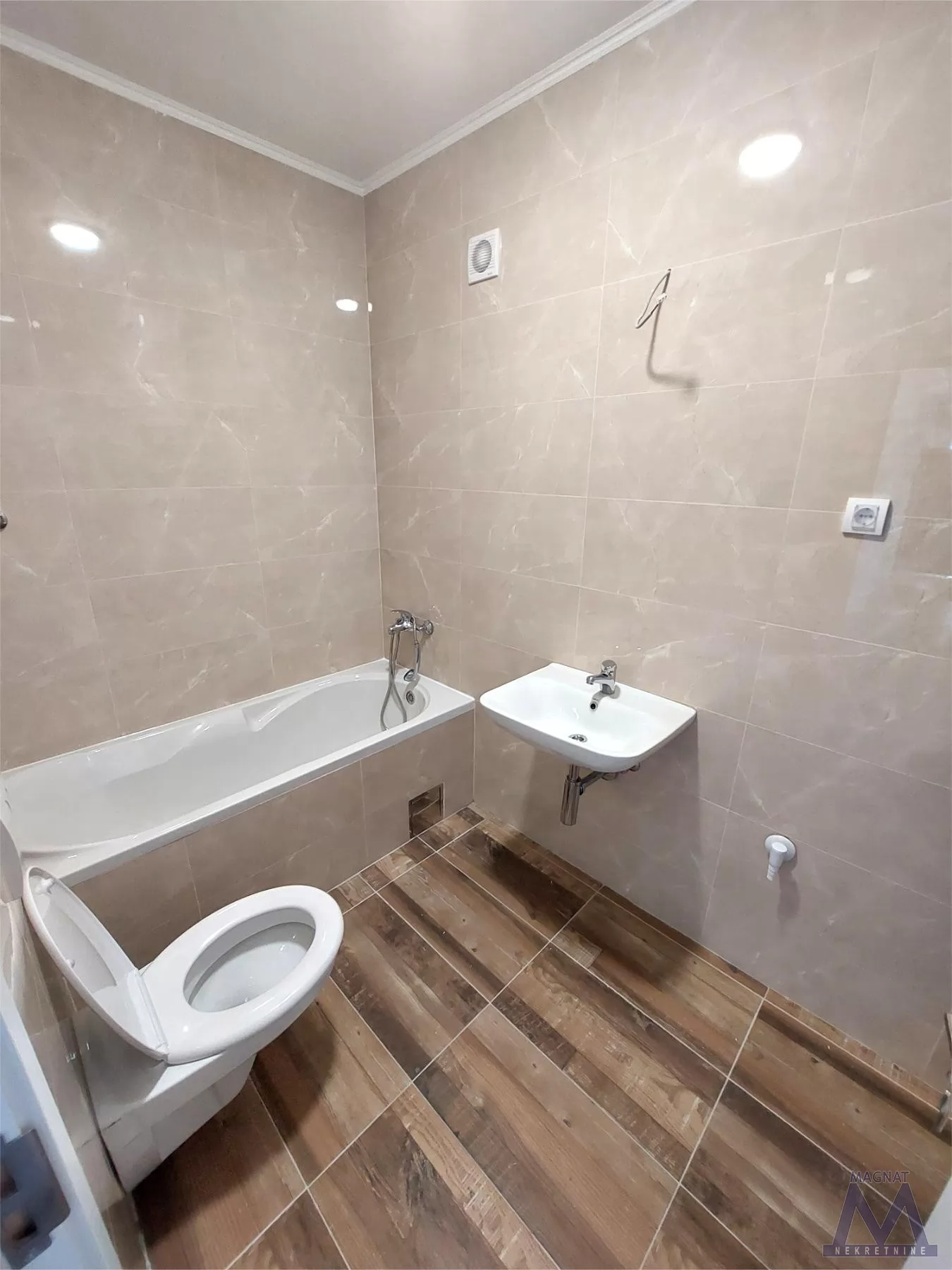 Stan,NOVI SAD,TELEP,kv: 60, € 500, ID: 9101954 7