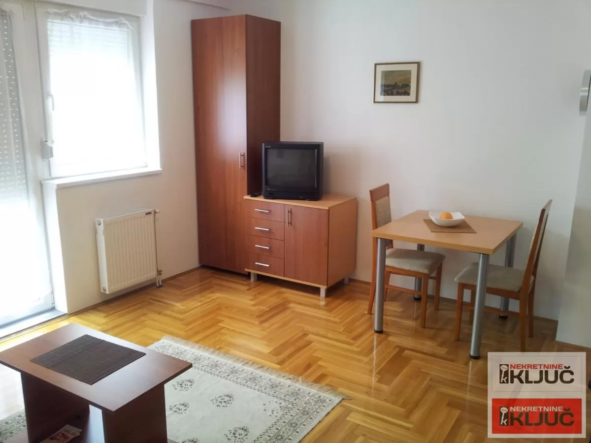 Odlican stan u blizini Sajma,Bul.Oslobodjenja.... 2