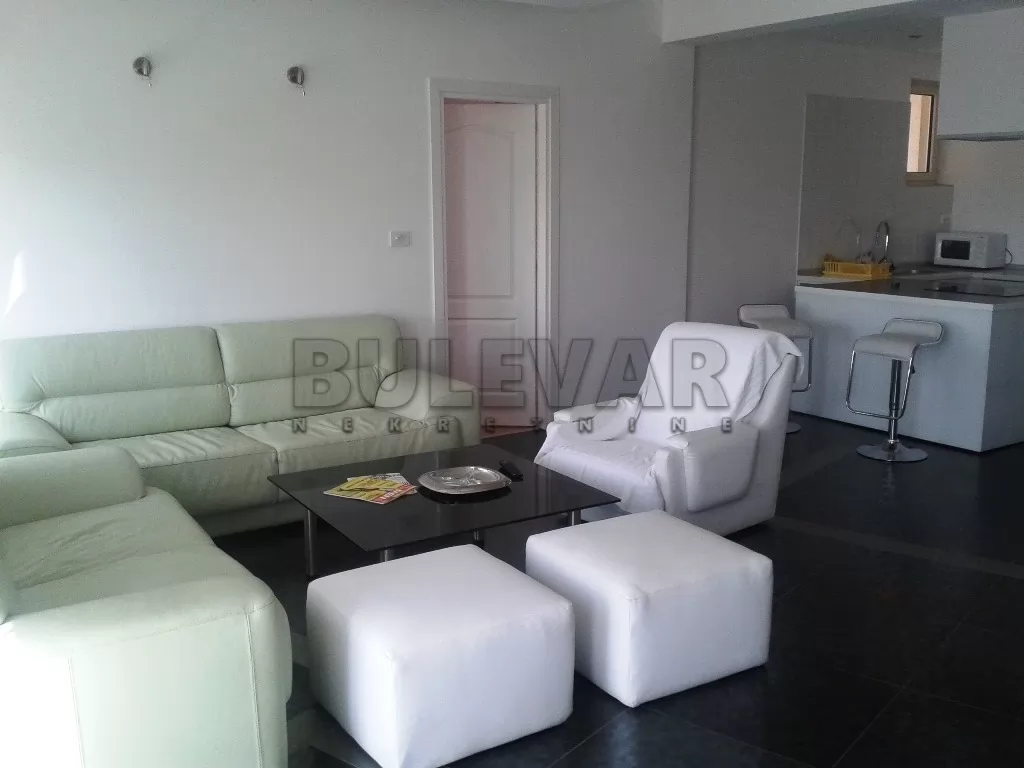 Trosoban stan, 69 m2, Centar, Janka Veselinovića ID: p-016585 1