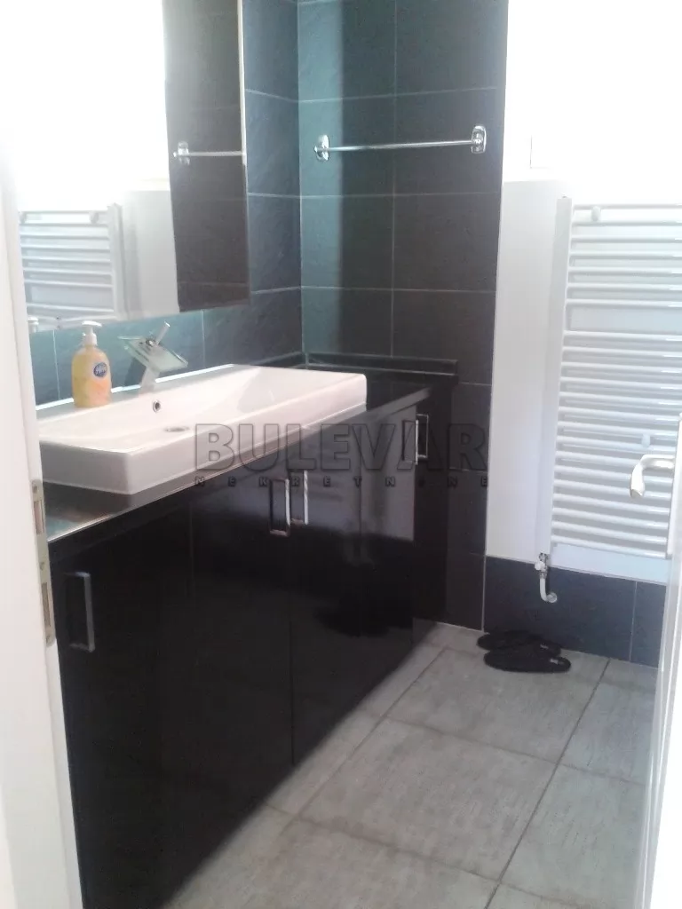 Trosoban stan, 69 m2, Centar, Janka Veselinovića ID: p-016585 2