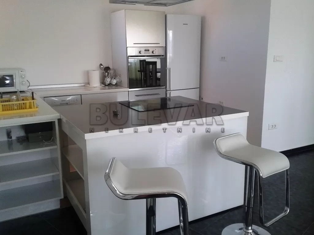Trosoban stan, 69 m2, Centar, Janka Veselinovića ID: p-016585 4