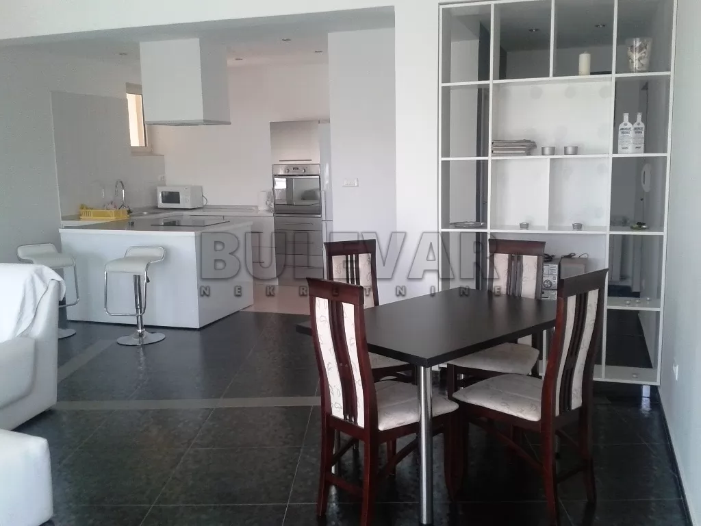 Trosoban stan, 69 m2, Centar, Janka Veselinovića ID: p-016585 7