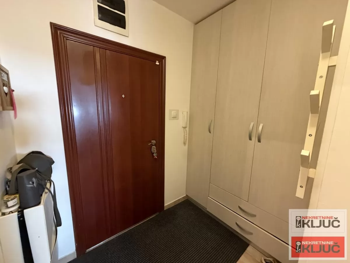 SOMBORSKI BULEVAR, 41m2, Jednoiposoban, Namešten 10
