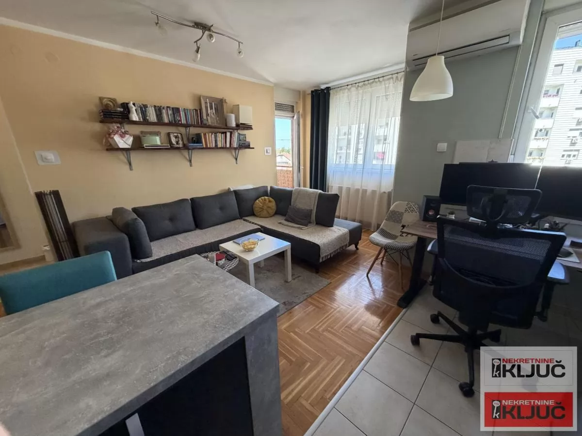 SOMBORSKI BULEVAR, 41m2, Jednoiposoban, Namešten 2