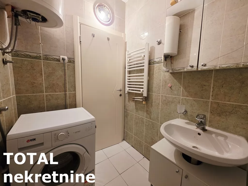 Stan,NOVI SAD,BULEVAR,kv: 23.00, € 93000, ID: 1102683 6